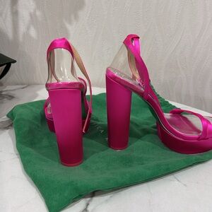 Chic Fuchsia Block Heel Sandals